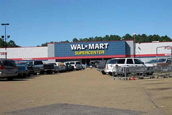 outside of the bradenton walmart supercenter