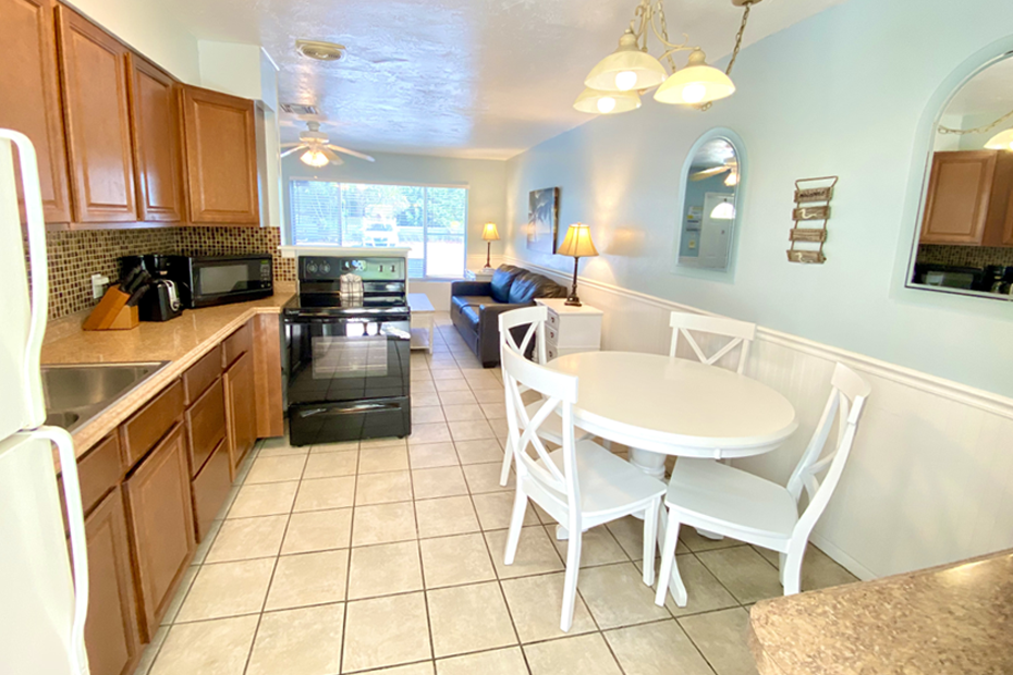 Apartment #2 - Beach View - 2 Bedroom Apartment kitchen